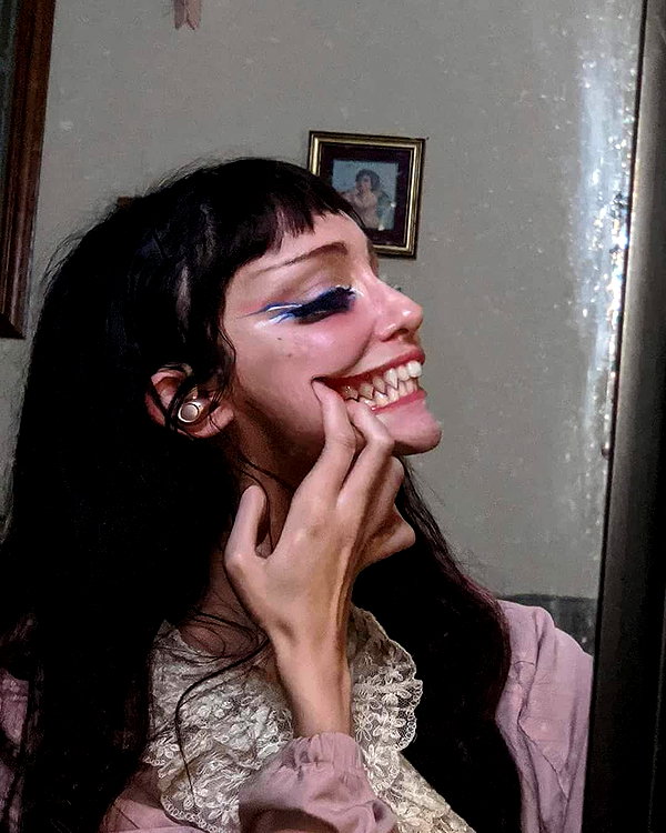 chica.niebla instagram image archive image