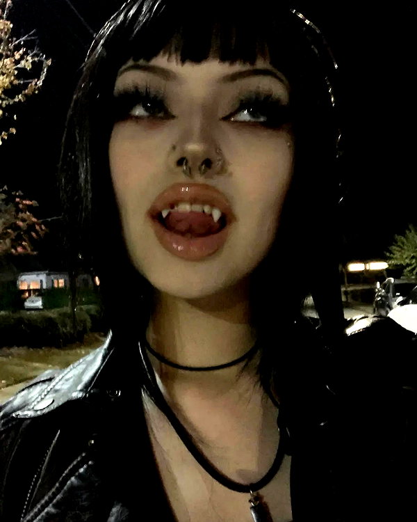 chica.niebla instagram image archive image