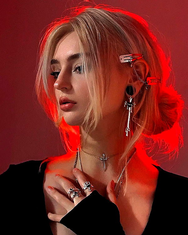 chica.niebla instagram image archive image