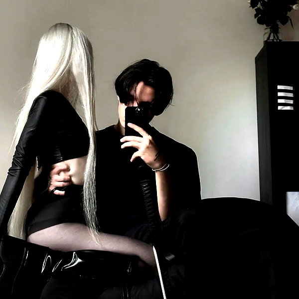 chica.niebla instagram image archive image