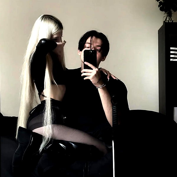 chica.niebla instagram image archive image