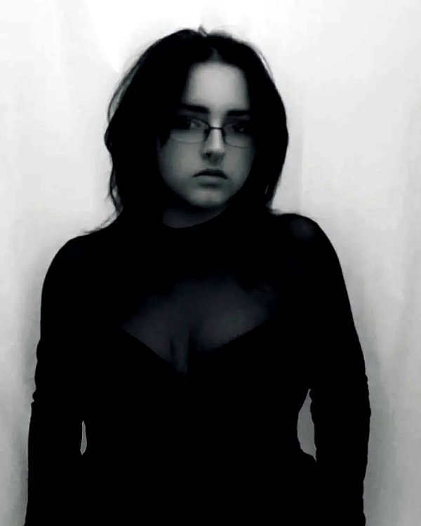 chica.niebla instagram image archive image