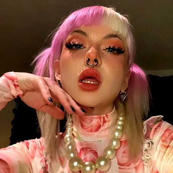 chica.niebla instagram image archive image