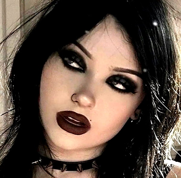 chica.niebla instagram image archive image