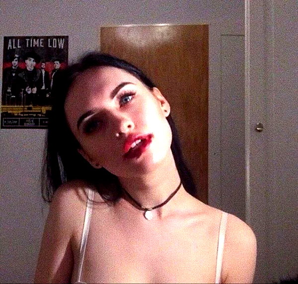 chica.niebla instagram image archive image