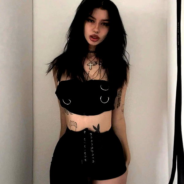 chica.niebla instagram image archive image