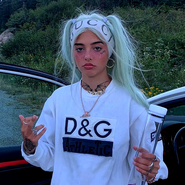 chica.niebla instagram image archive image