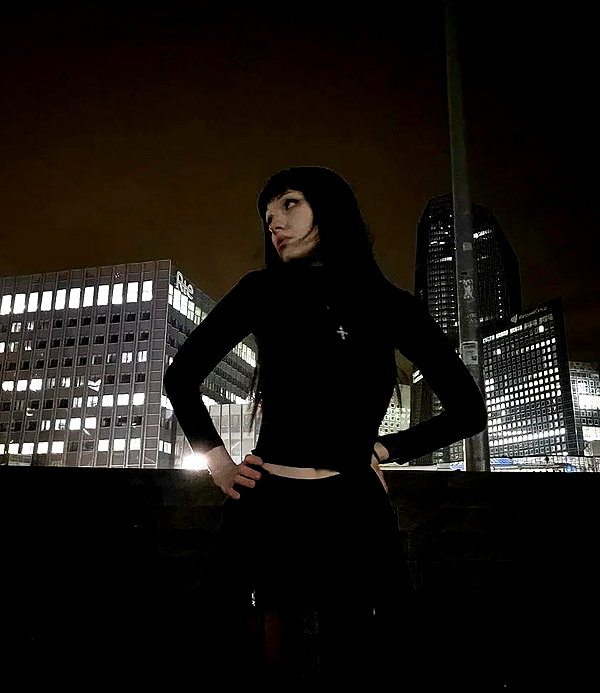 chica.niebla instagram image archive image