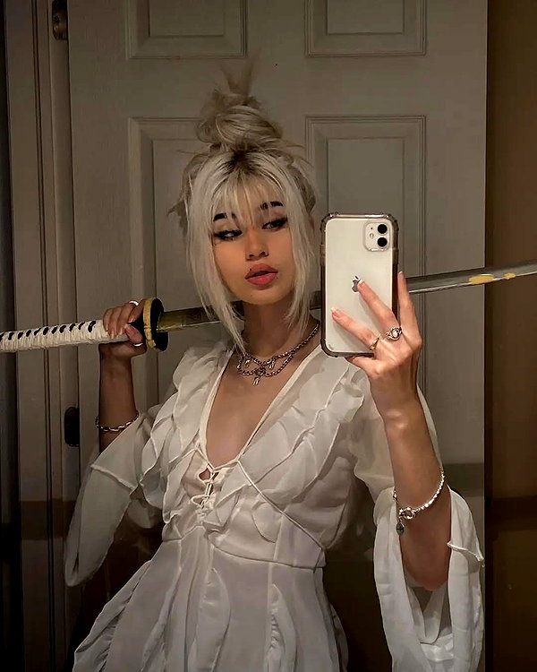 chica.niebla instagram image archive image