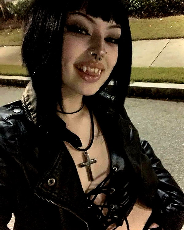 chica.niebla instagram image archive image
