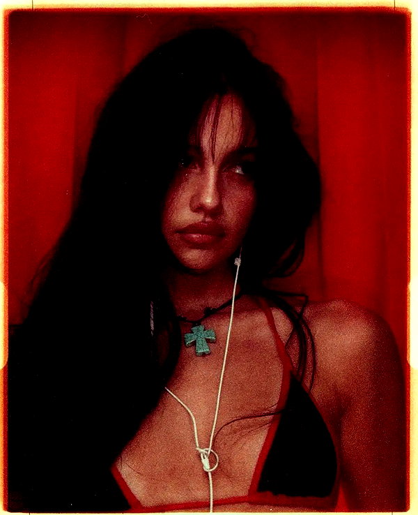 chica.niebla instagram image archive image
