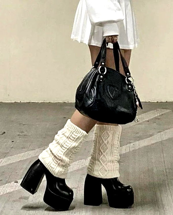 chica.niebla instagram image archive image
