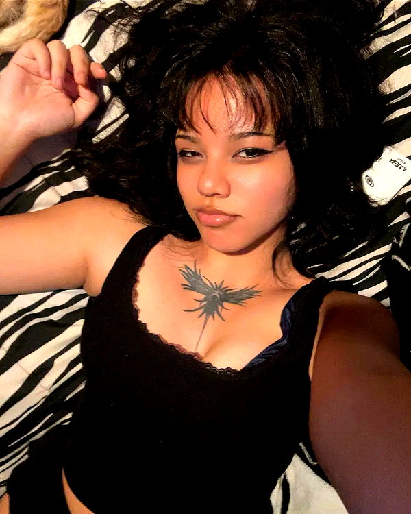 chica.niebla instagram image archive image