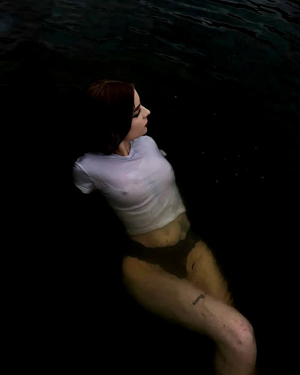 chica.niebla instagram image archive image
