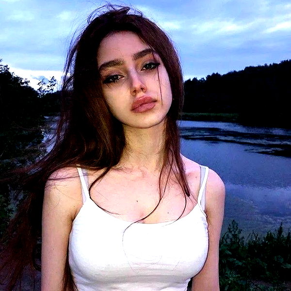 chica.niebla instagram image archive image