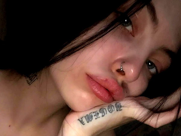 chica.niebla instagram image archive image