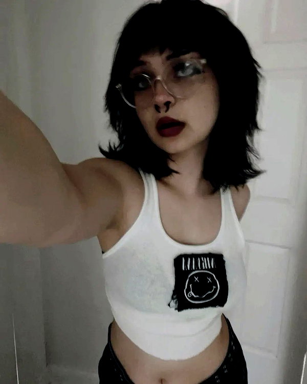 chica.niebla instagram image archive image