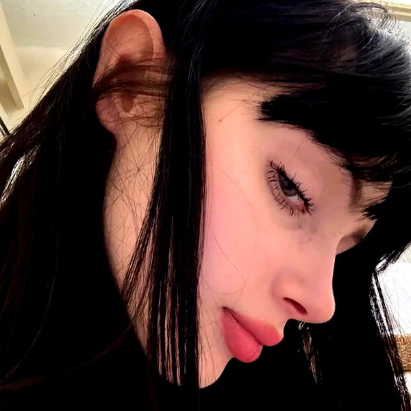 chica.niebla instagram image archive image