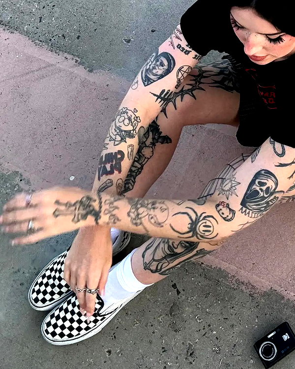 chica.niebla instagram image archive image