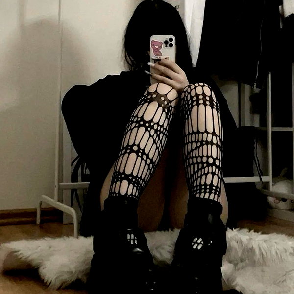 chica.niebla instagram image archive image