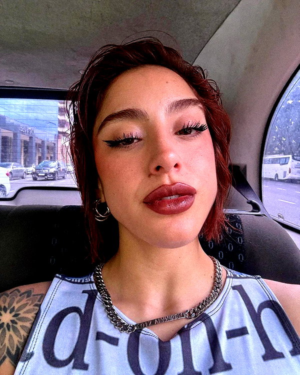 chica.niebla instagram image archive image