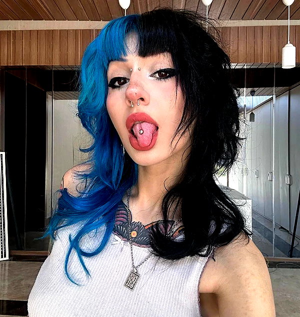 chica.niebla instagram image archive image