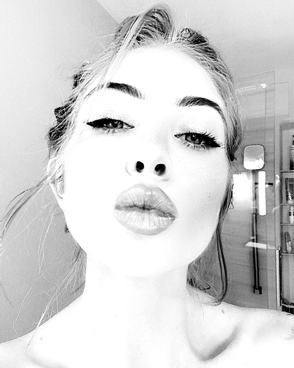 cosmickitty143 instagram image archive image