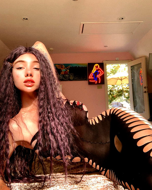 cosmickitty143 instagram image archive image