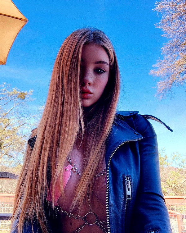 cosmickitty143 instagram image archive image