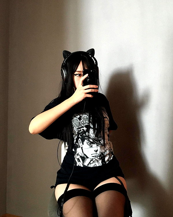 cyberkitty_____ instagram image archive image