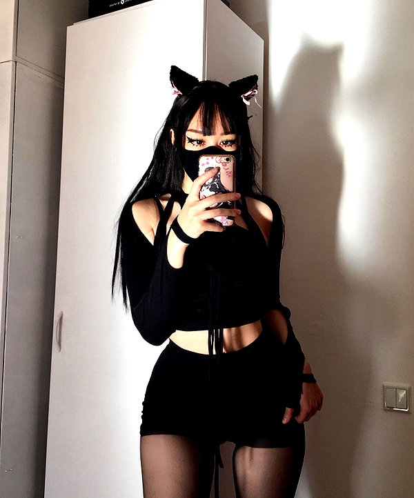 cyberkitty_____ instagram image archive image