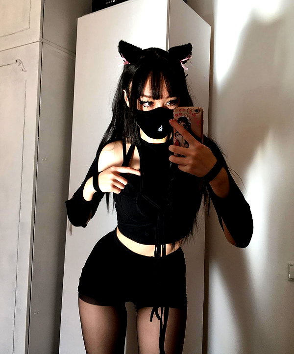 cyberkitty_____ instagram image archive image
