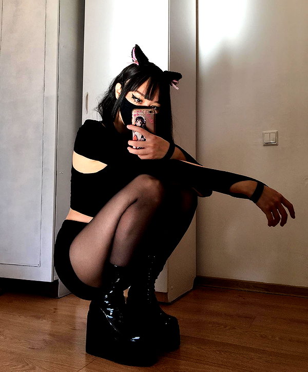 cyberkitty_____ instagram image archive image