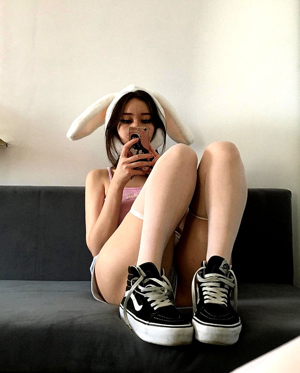cyberkitty_____ instagram image archive image