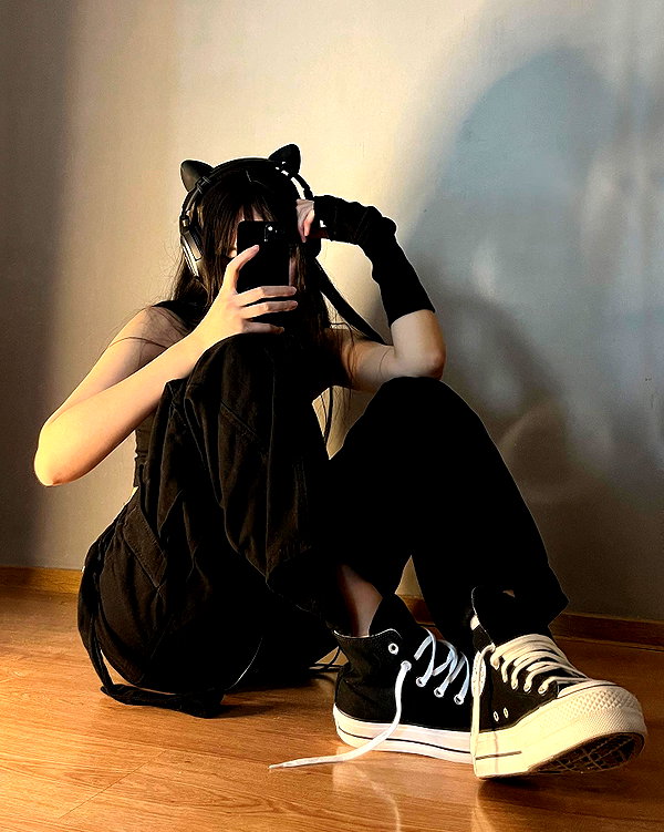 cyberkitty_____ instagram image archive image