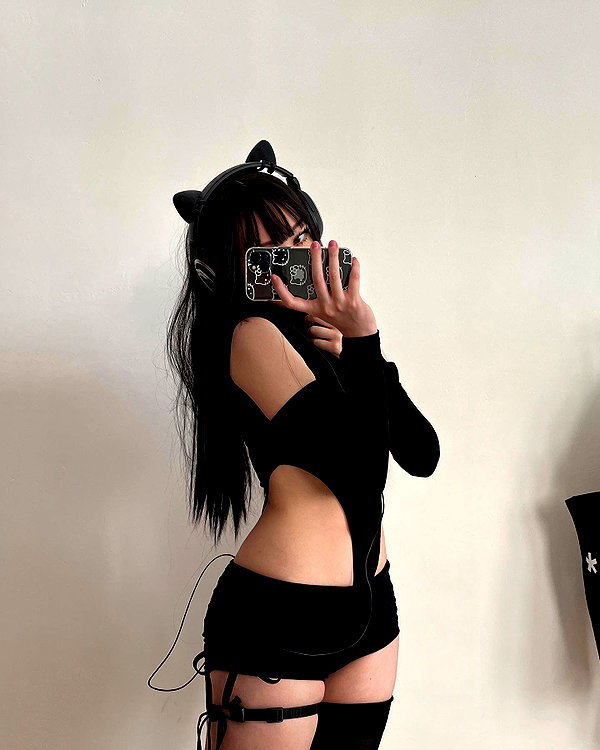 cyberkitty_____ instagram image archive image
