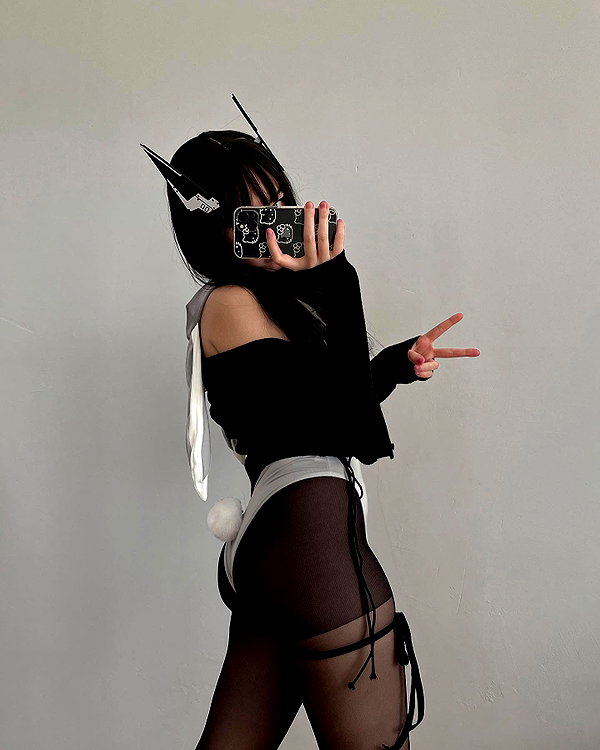 cyberkitty_____ instagram image archive image