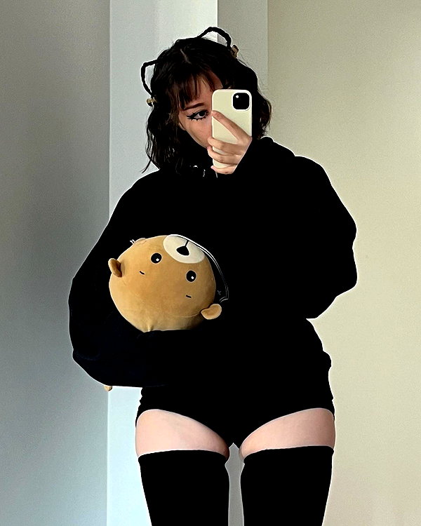 cyberkitty_____ instagram image archive image