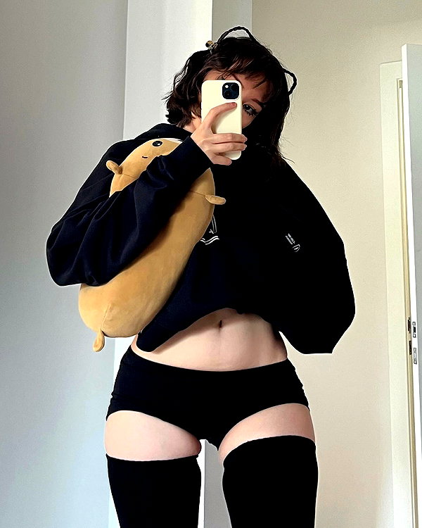 cyberkitty_____ instagram image archive image
