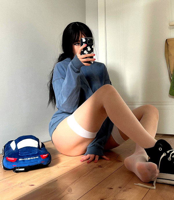 cyberkitty_____ instagram image archive image
