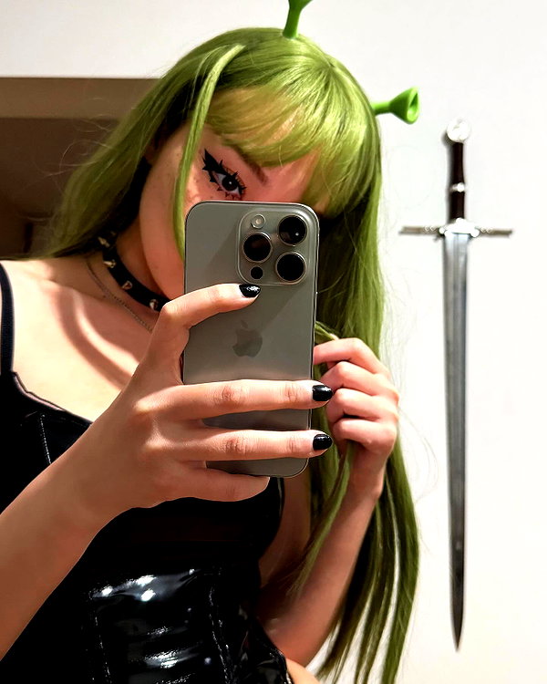 cyberkitty_____ instagram image archive image