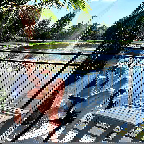 dana_ratushany image ~ Altpins