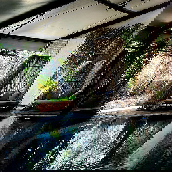 dana_ratushany image ~ Altpins