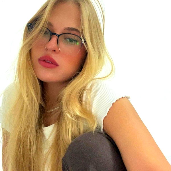 daniela.pritika instagram image archive image