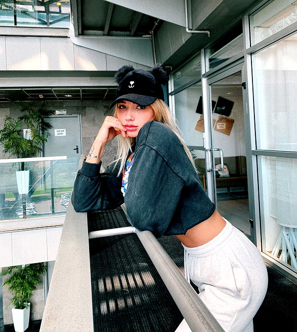 daniella_kristya instagram image archive image