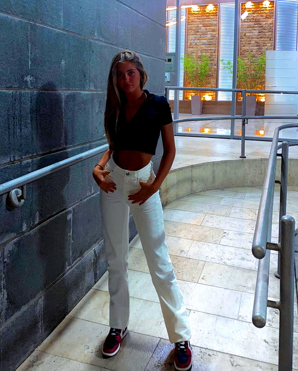 daniella_zeldis instagram image archive image
