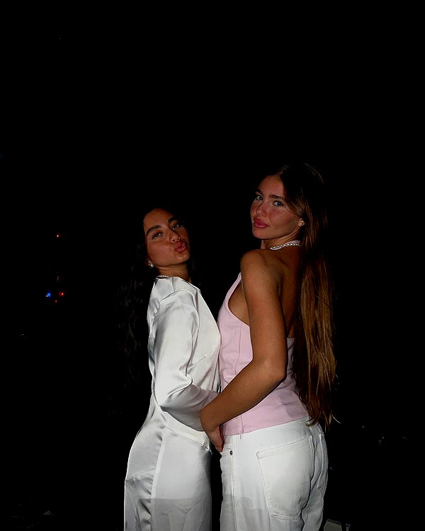 daniella_zeldis instagram image archive image