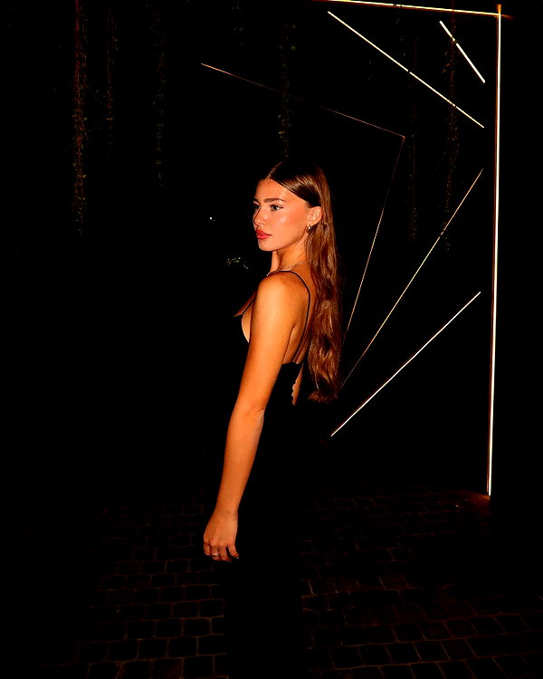 daniella_zeldis instagram image archive image