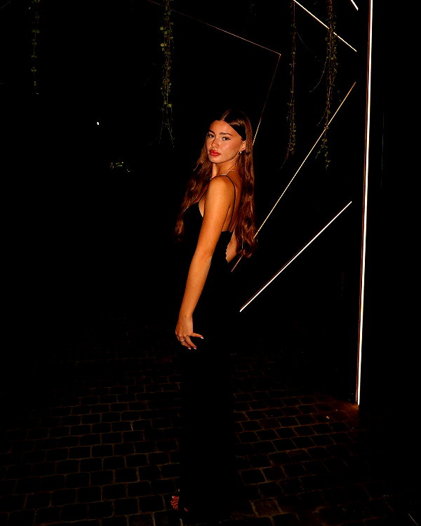 daniella_zeldis instagram image archive image