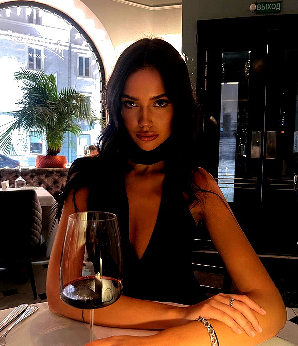 dasha.ilyushchyts instagram image archive image